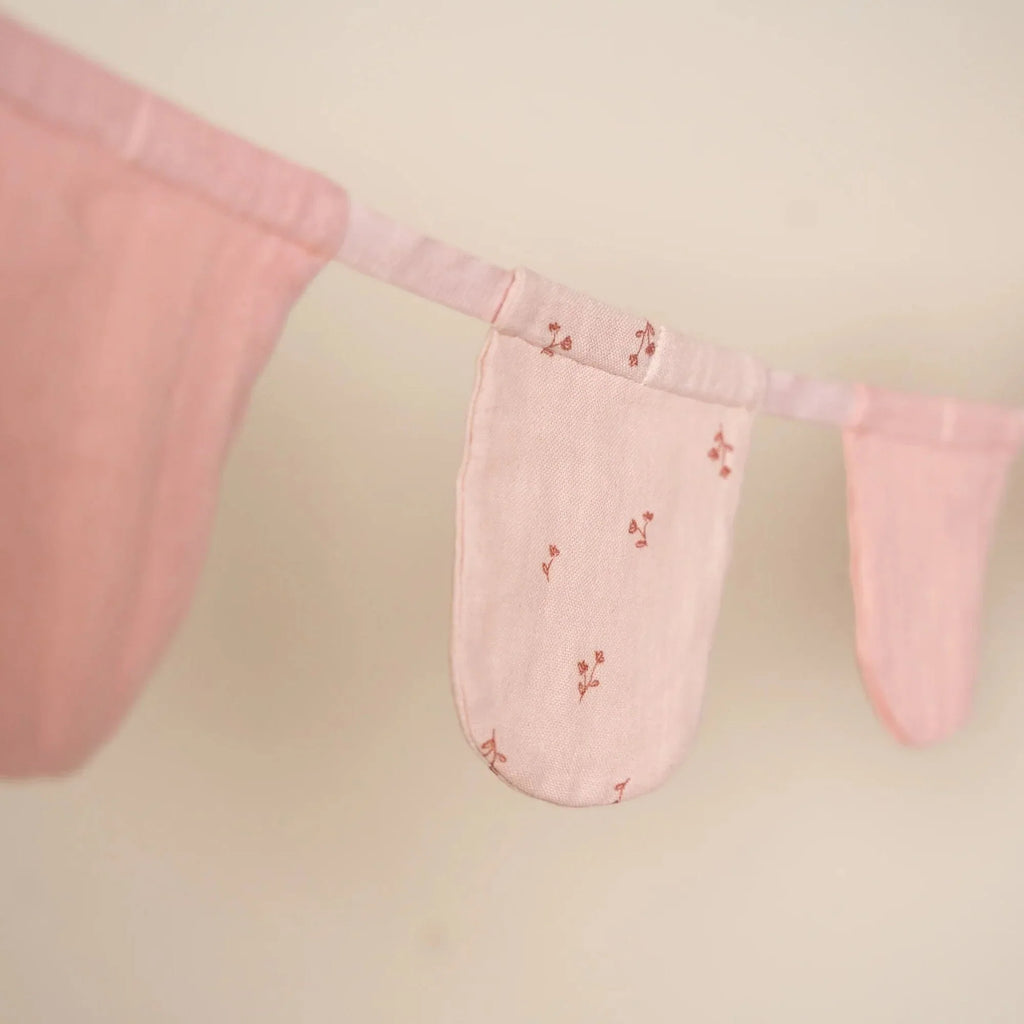 Slinger met vlaggetjes - Roze - Essentials