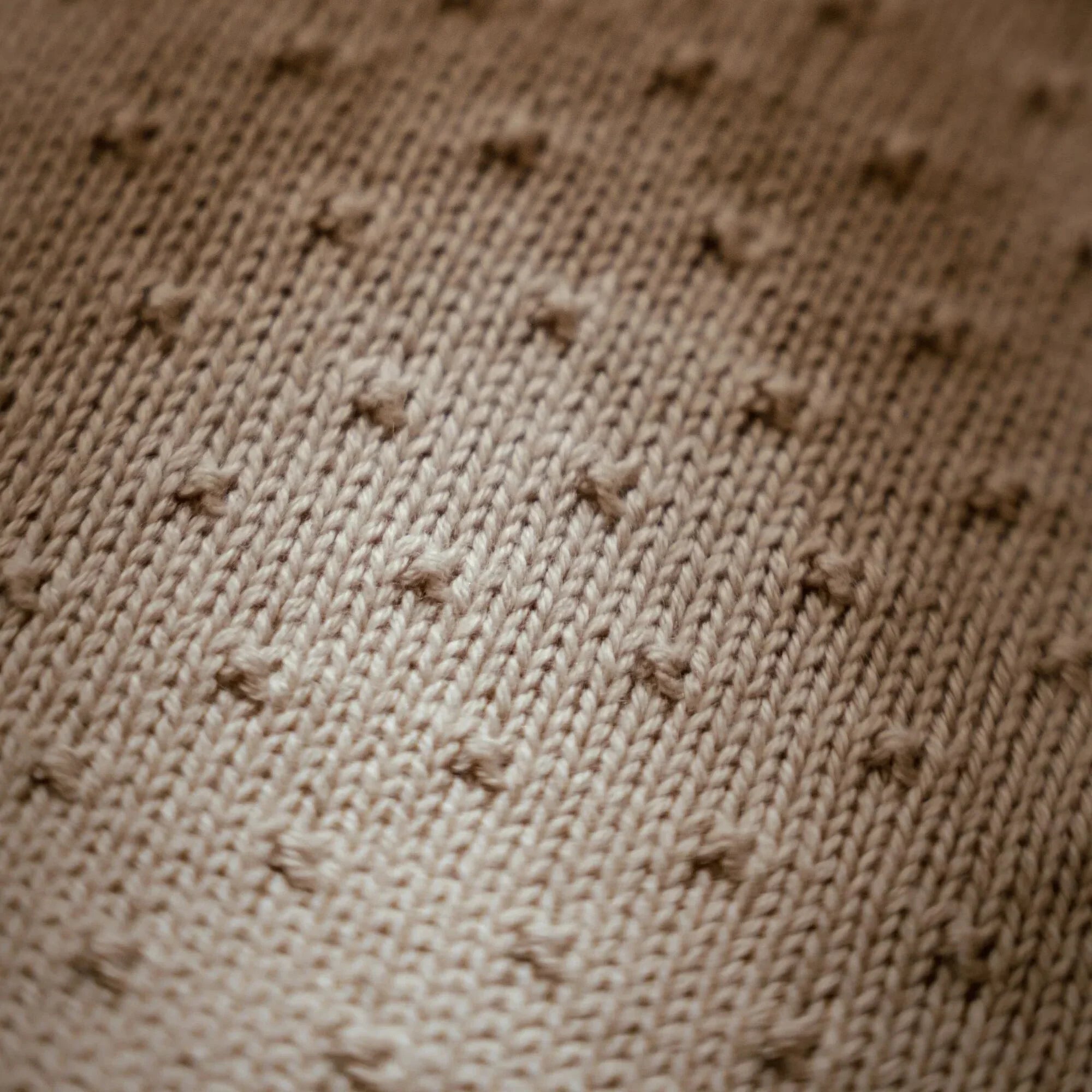 Gebreid ledikantdeken – Beige – Essentials