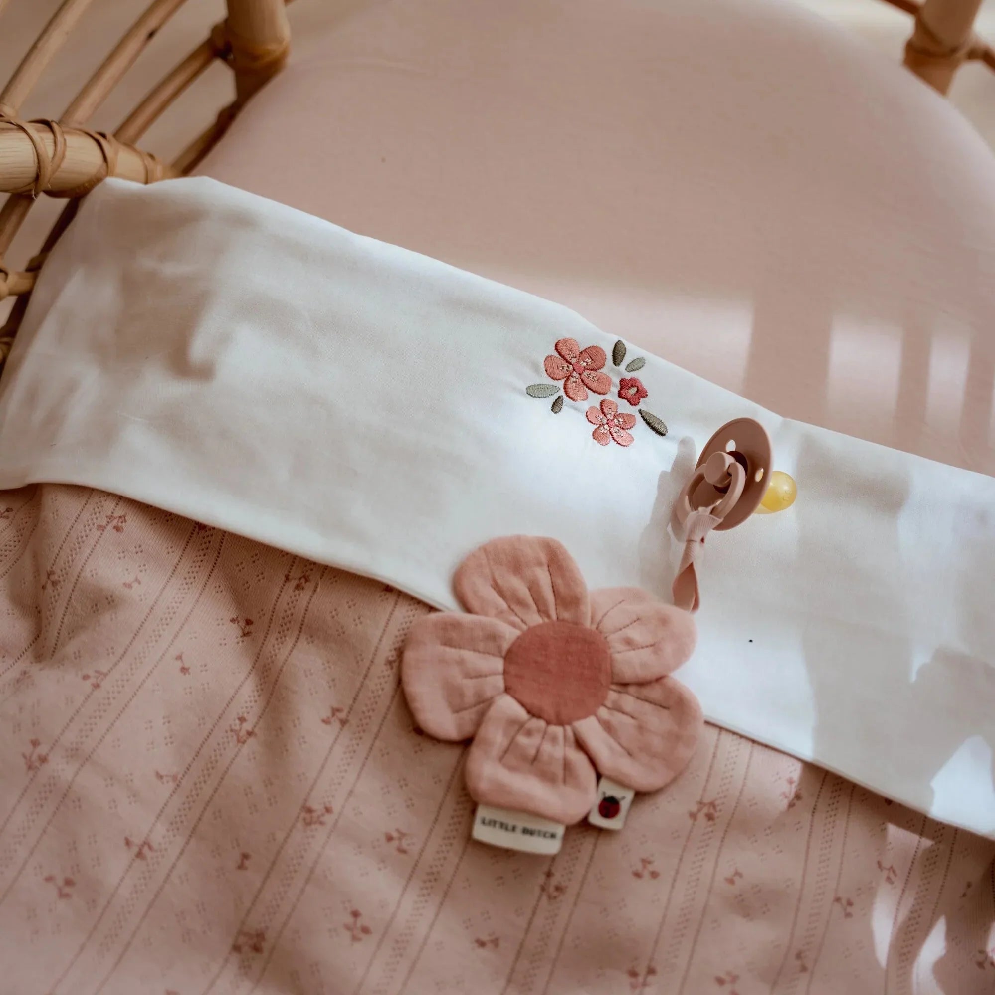 Ledikant deken - Roze - Essentials